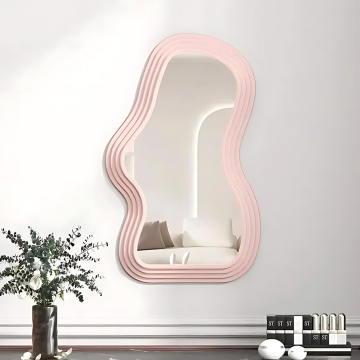 Wall mirror with wavy edge