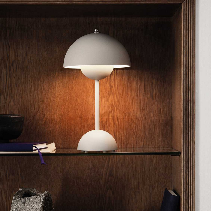 Wireless LED table lamp – Stylish lighting for a cozy home