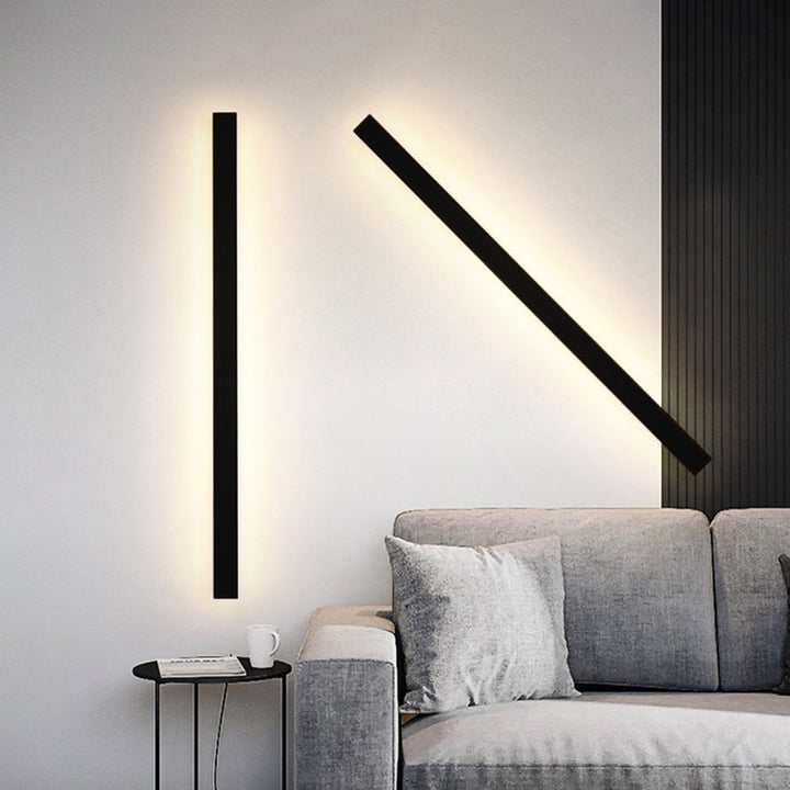 Linear LED outdoor wall light made of metal and acrylic 