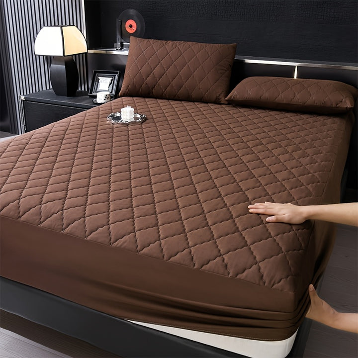 Fitted sheet with geometric pattern