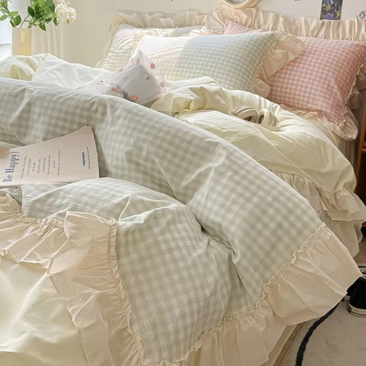 Checkered bedding set – gingham pattern with ruffled edges 