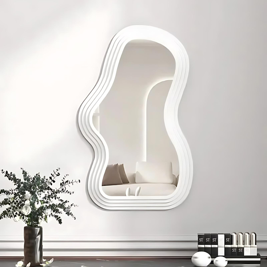 Wall mirror with wavy edge