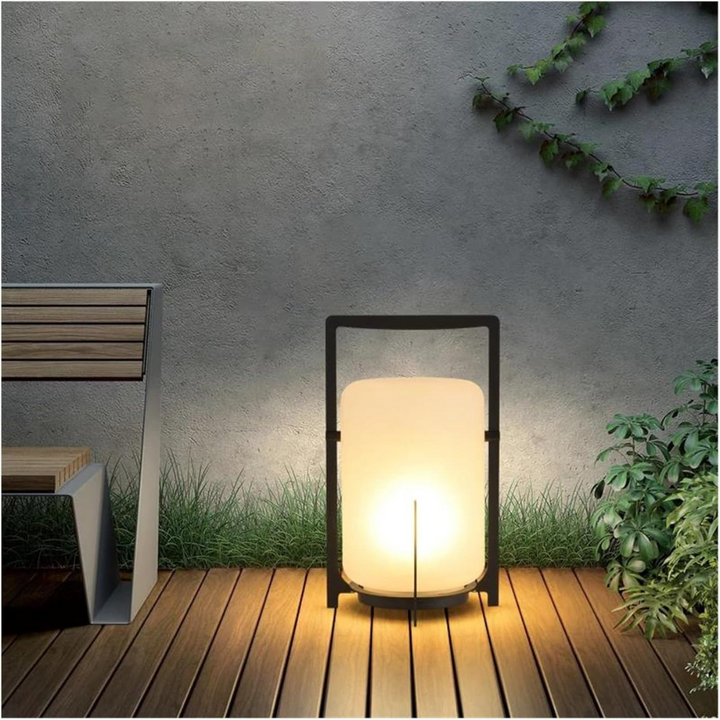 Solar-powered table lamp in lantern style – Sustainable LED lighting for garden &amp; patio