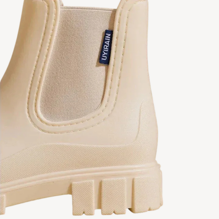 Women's Chelsea Boots with Classic Design