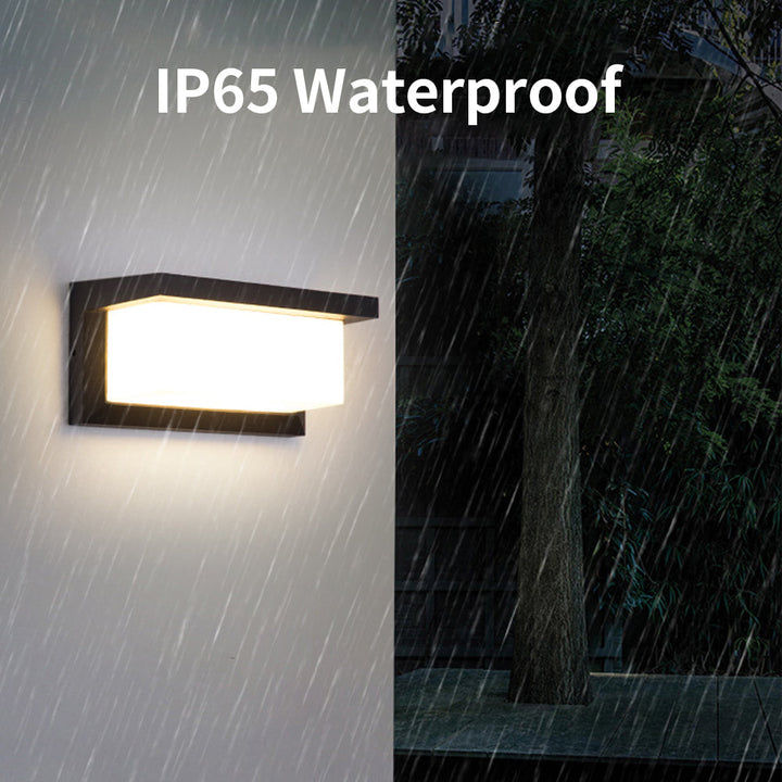 Moderne Wandlampe für draußen aus Aluminium mit wetterfestem Aufbau