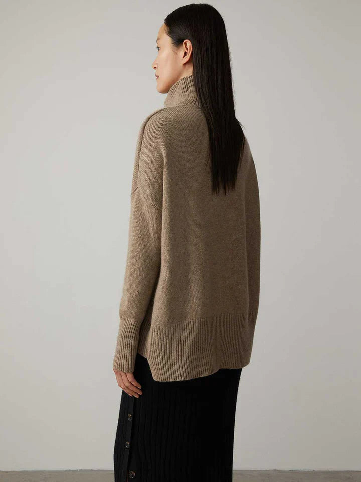Women's cashmere blend roll-neck sweater with classic design