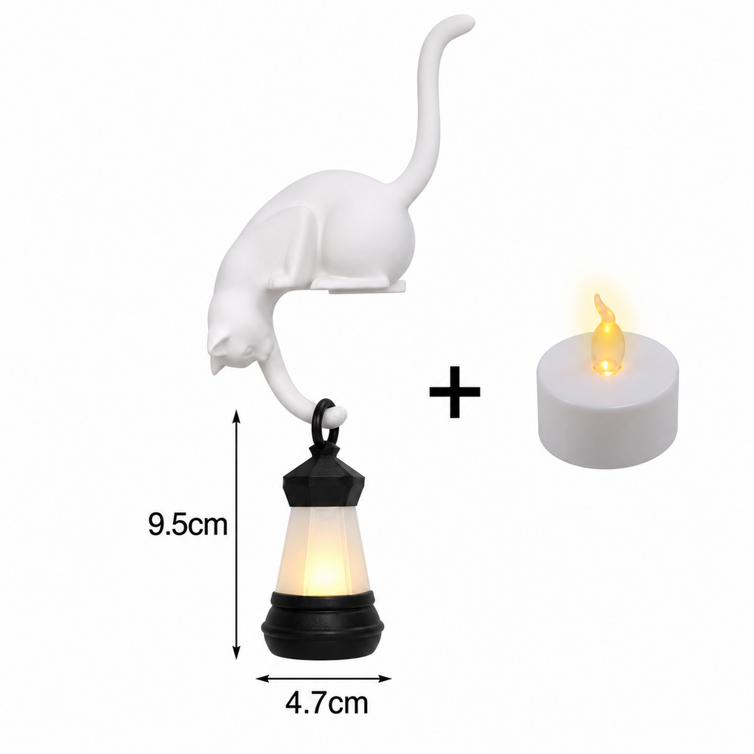 Katzenlampe auf einem Regal neben Büchern und Dekoration