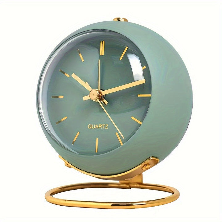 Silent retro metal alarm clock with night light – Compact &amp; Stylish