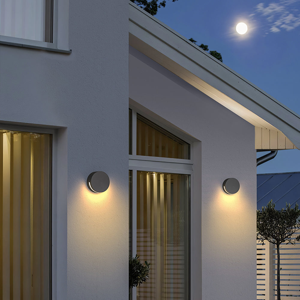 Elegant round weatherproof LED outdoor wall light for stylish outdoor areas