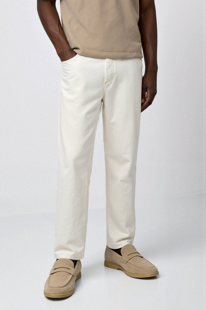 Men's moccasins in an old-money style with a simple design