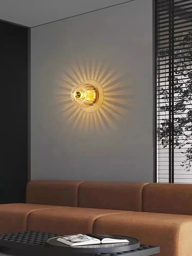 Wavy glass wall lamp in Nordic style – light accent with a beam effect