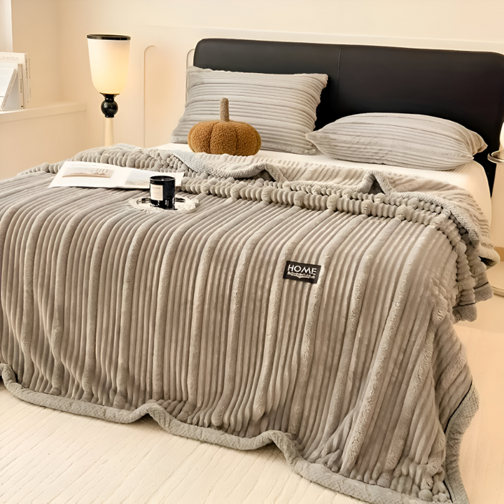 Striped fleece blanket – plaid with a modern vintage design