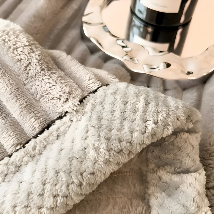 Striped fleece blanket – plaid with a modern vintage design