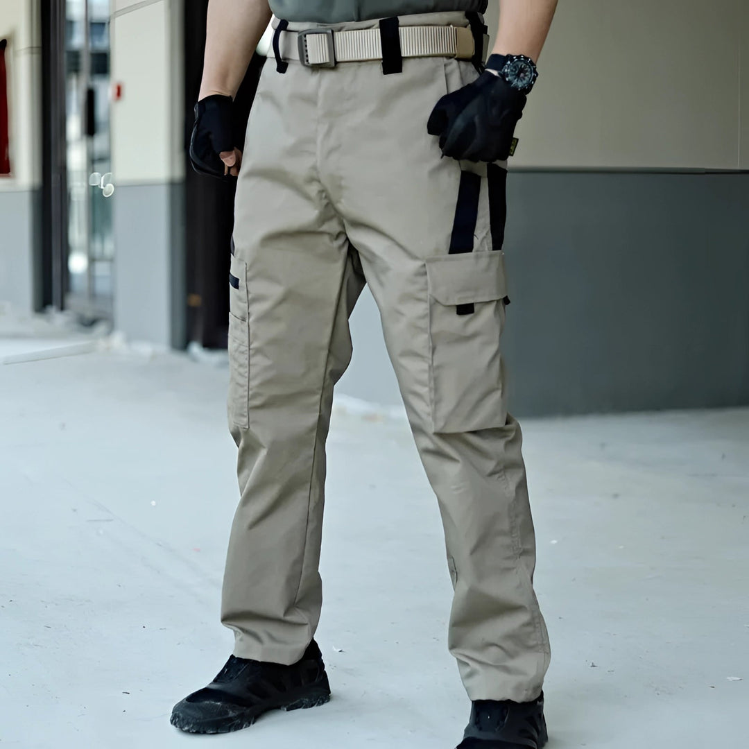 Men's Cargo Trousers with Camo Pattern and Multiple Pockets 