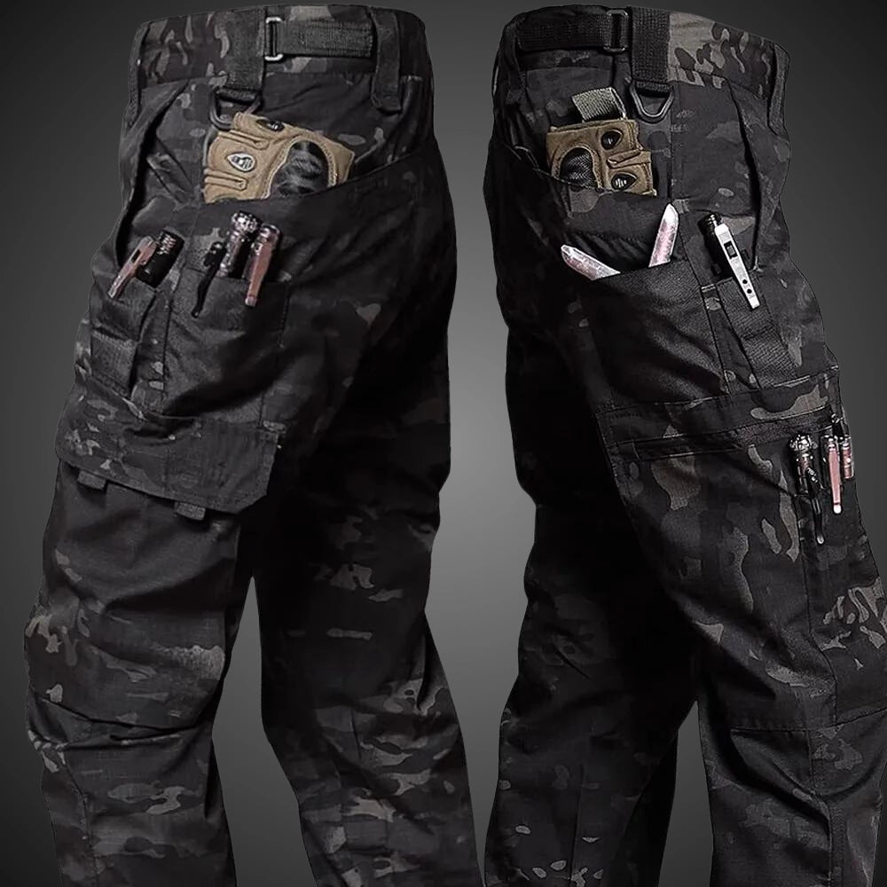 Men's Cargo Trousers with Camo Pattern and Multiple Pockets 