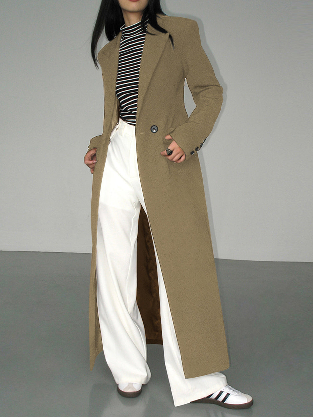 Women's Blazer Coat with Structure and Elegant Cut