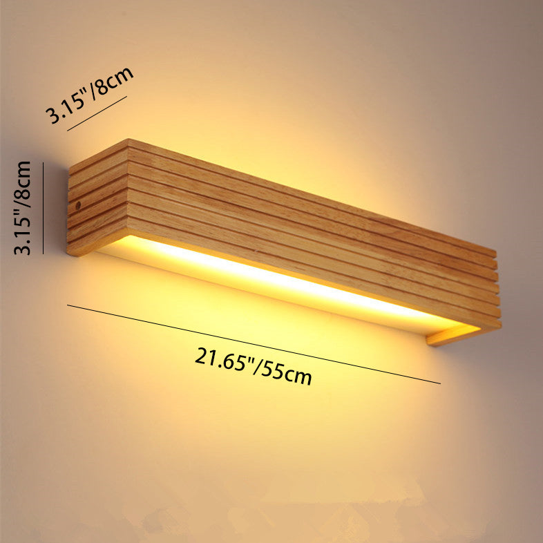 Rechteckige LED Wandleuchte aus Holz und Acryl im minimalistischen Design
