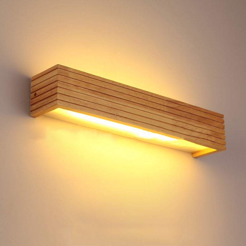 Rechteckige LED Wandleuchte aus Holz und Acryl im minimalistischen Design