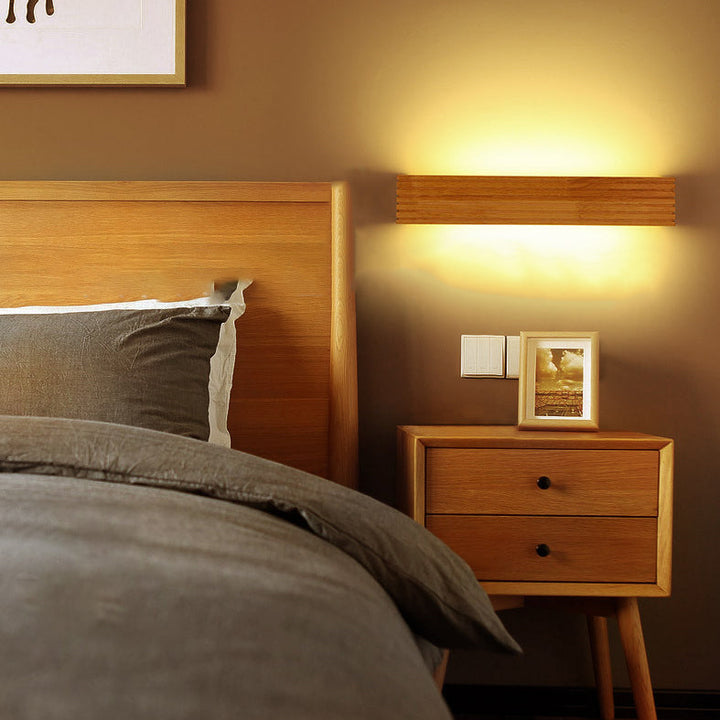Rechteckige LED Wandleuchte aus Holz und Acryl im minimalistischen Design