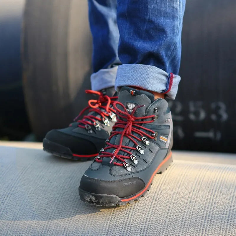 Men's hiking boots with a robust design