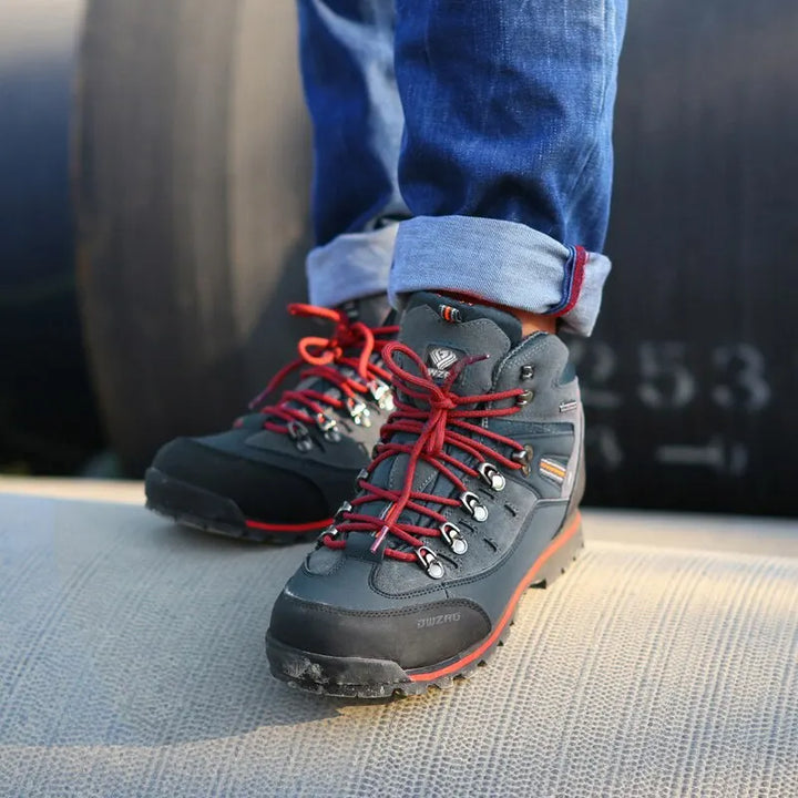 Men's hiking boots with a robust design