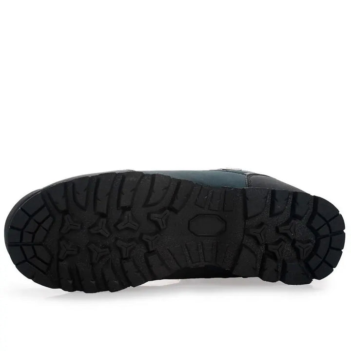 Men's hiking boots with a robust design