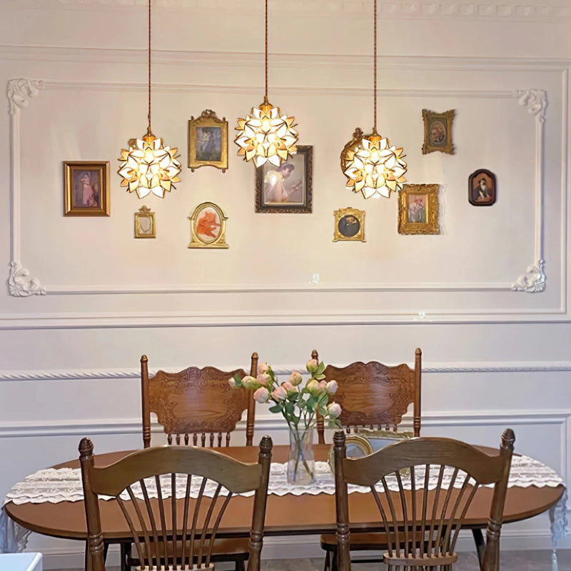 Handgefertigte Pendelleuchte mit Capiz-Muscheln