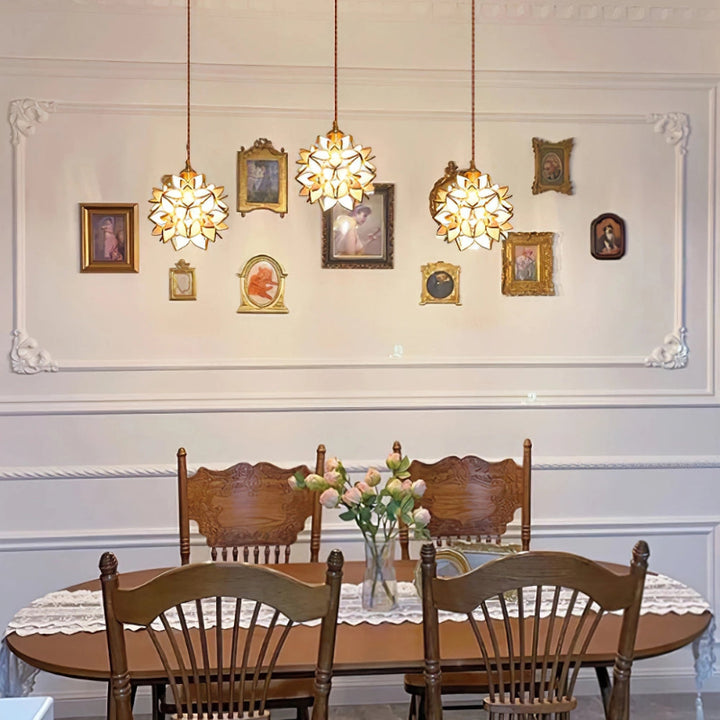 Handgefertigte Pendelleuchte mit Capiz-Muscheln