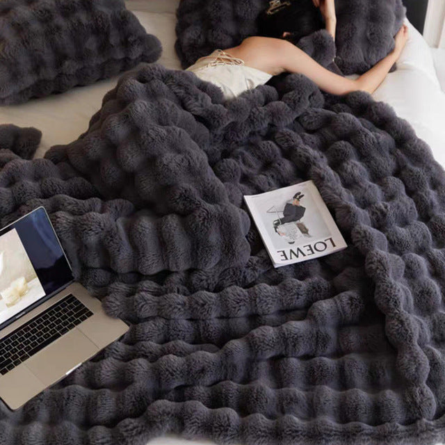 Ultra-fluffy rabbit fur blanket – luxuriously soft &amp; warm
