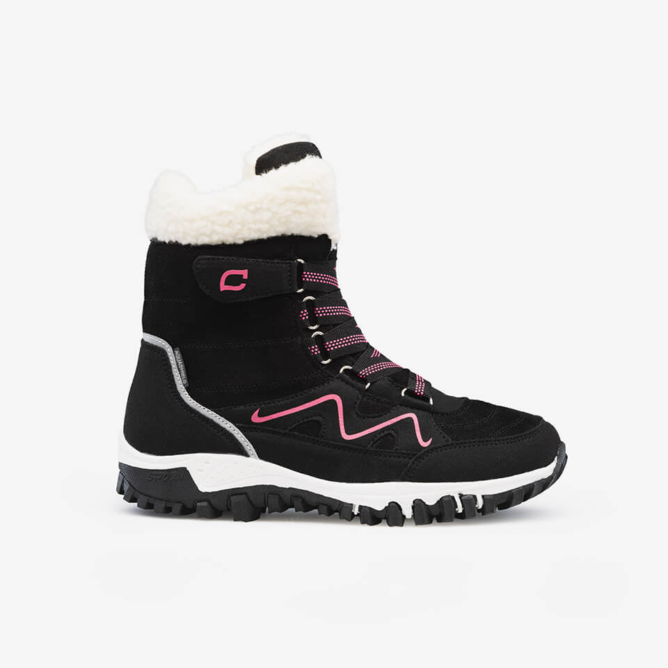 Women's winter boots with thermal lining and weatherproof design 