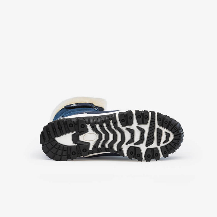 Women's winter boots with thermal lining and weatherproof design 