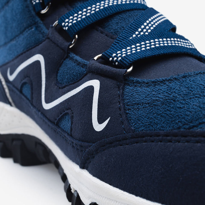 Women's winter boots with thermal lining and weatherproof design 