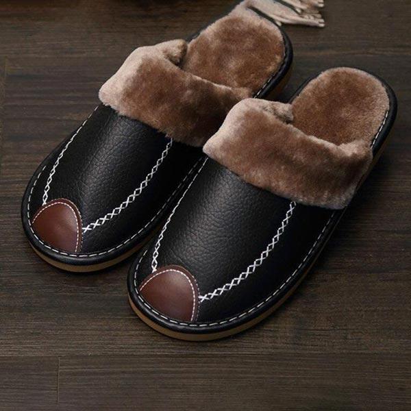 Women's slippers with warm lining and non-slip rubber sole