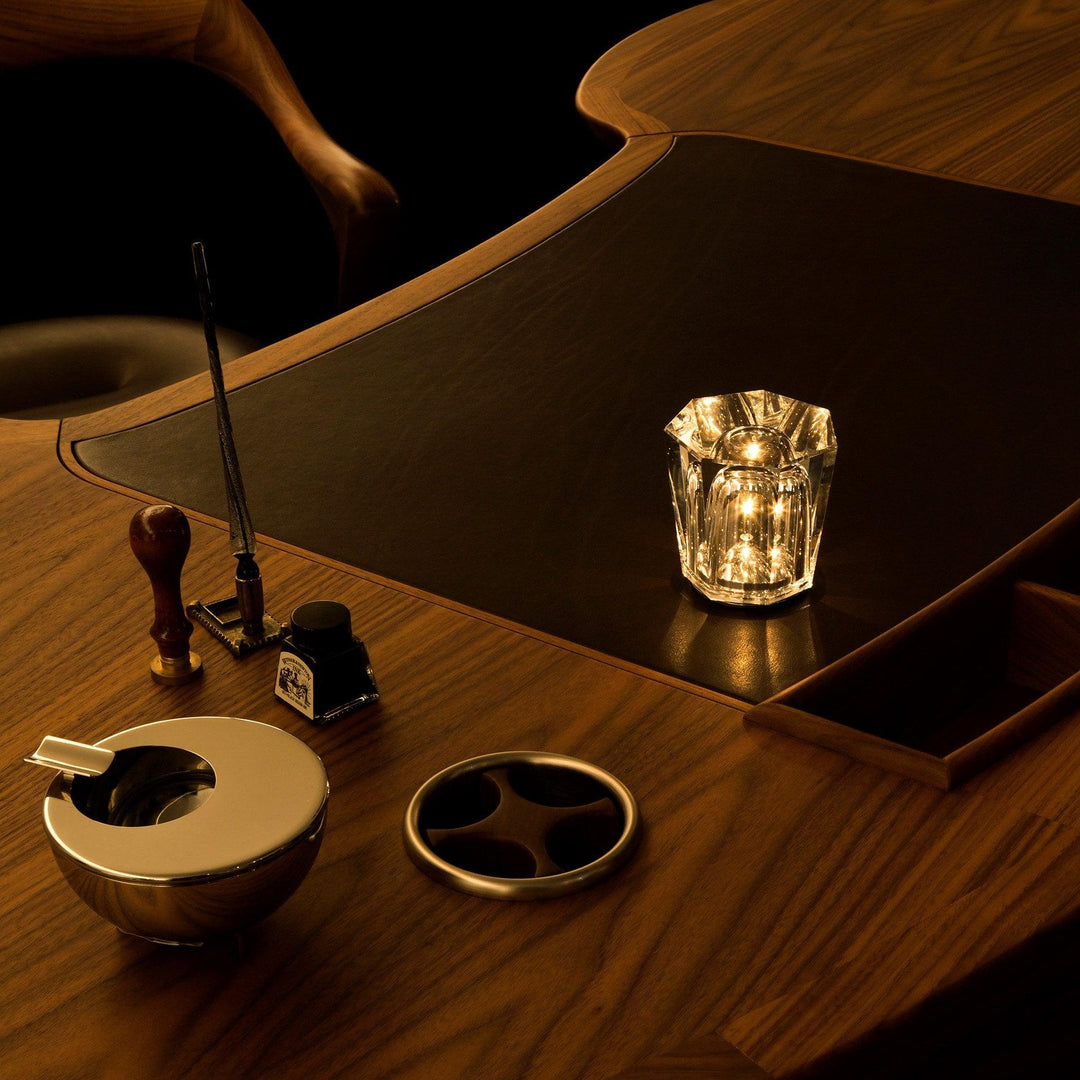 Crystal diamond table lamp with integrated battery