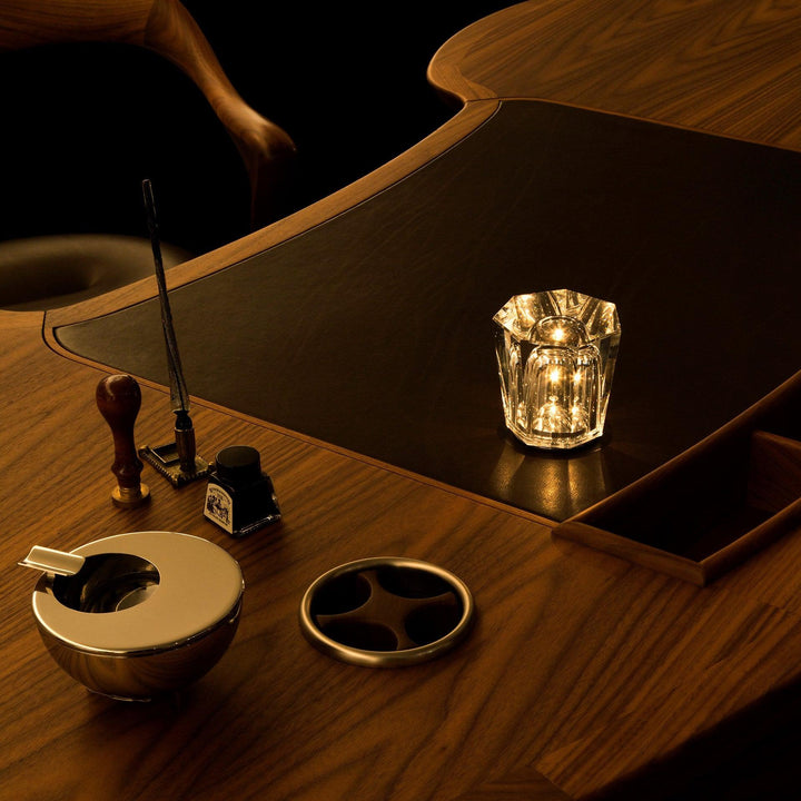 Crystal diamond table lamp with integrated battery