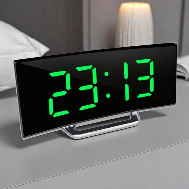 CurveClock LED alarm clock with large display – dimmable, quiet &amp; modern