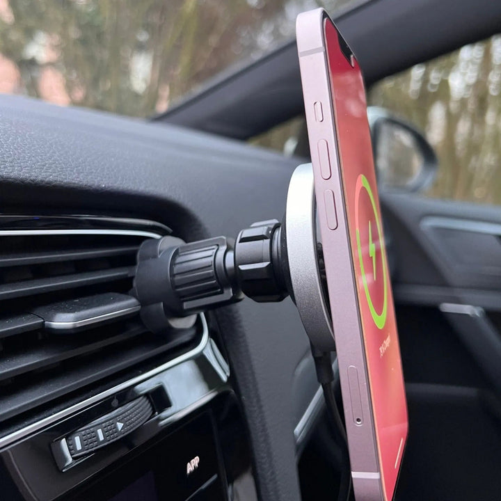 Magnetic car mount with MagSafe and fast charging function for iPhones