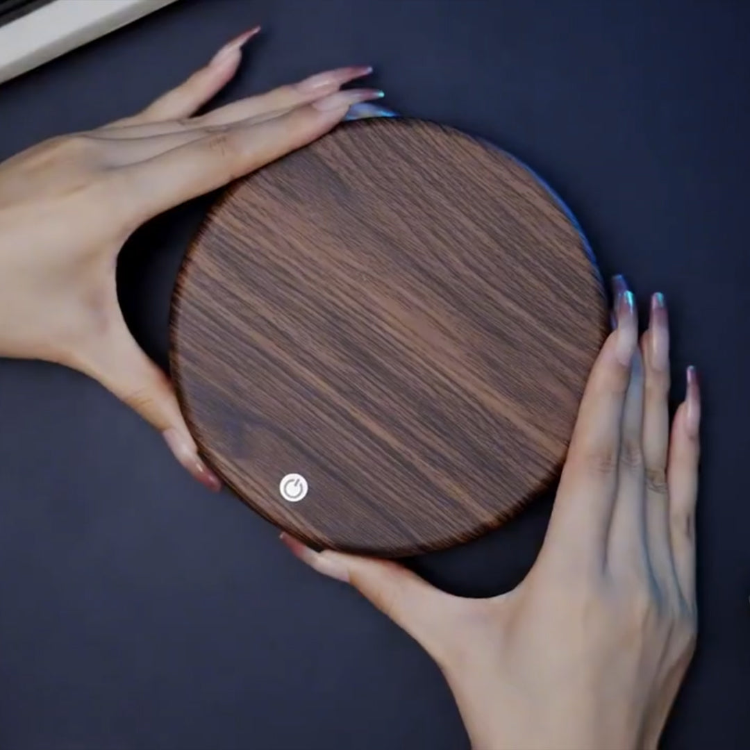 Floating lightbulb lamp with magnetic levitation