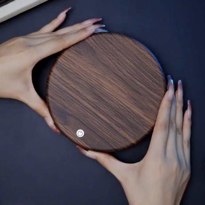 Floating lightbulb lamp with magnetic levitation