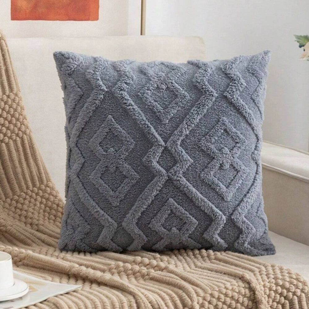 Pillow cover with diamond pattern – Decorative cover with plush look