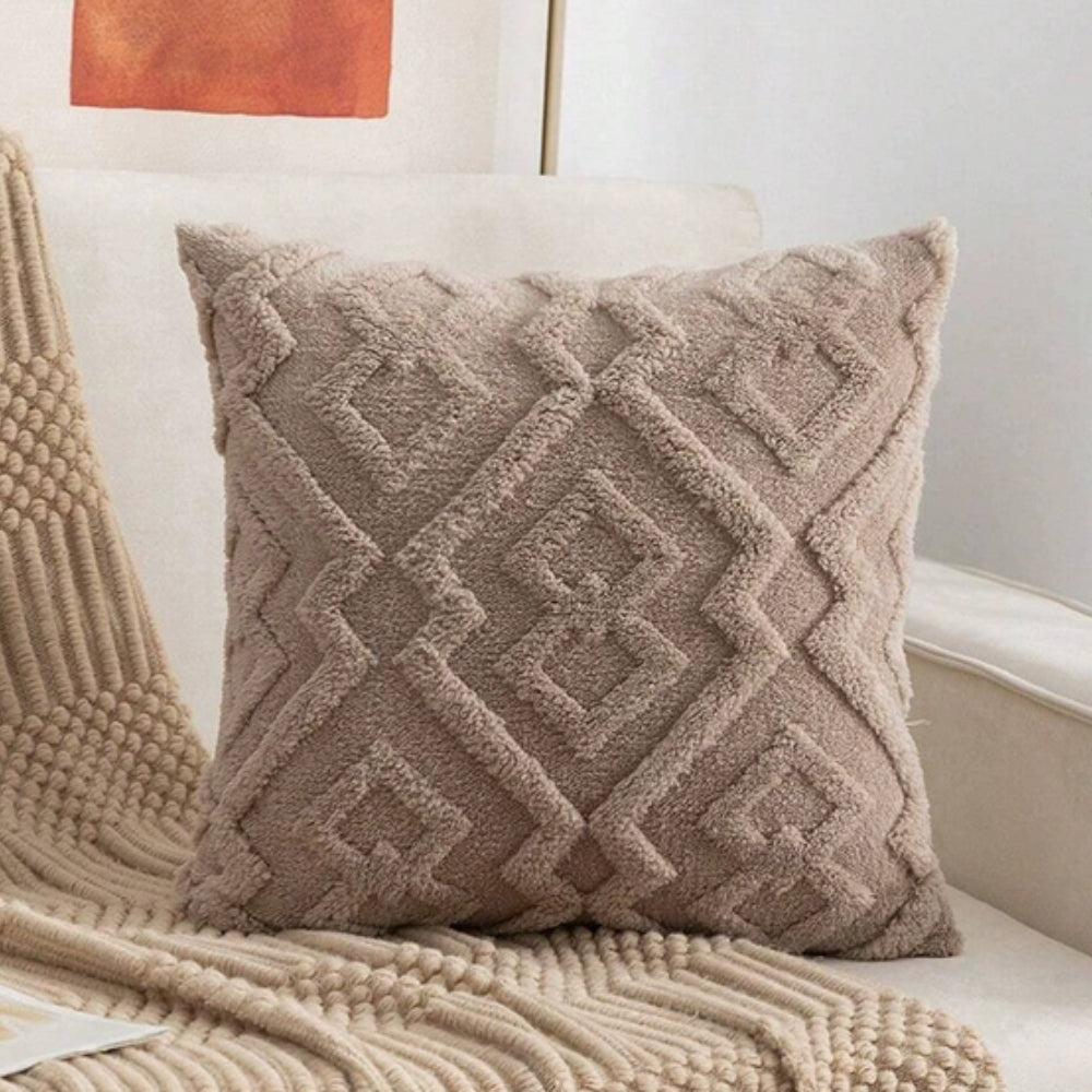 Pillow cover with diamond pattern – Decorative cover with plush look
