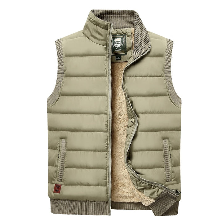 Men's vest with fur lining and insulated design