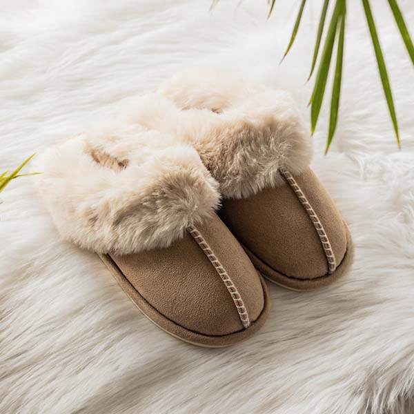 Women's slippers with warm lining and non-slip sole