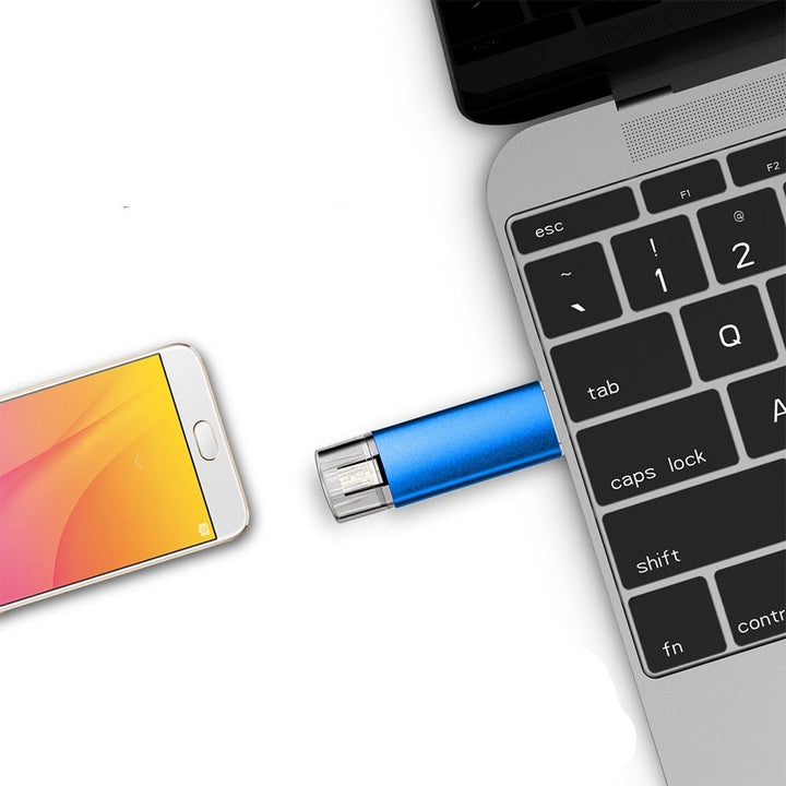 Versatile USB flash drive with USB-C &amp; USB-A for smartphone, laptop &amp; tablet