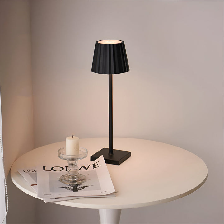 Wireless dimmable LED table lamp with touch control 