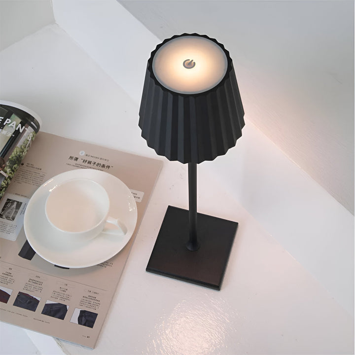 Wireless dimmable LED table lamp with touch control 