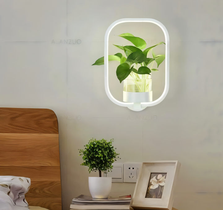 Stilvolle LED-Wandleuchte aus Eisen mit Pflanzenhalterung als Wanddekoration