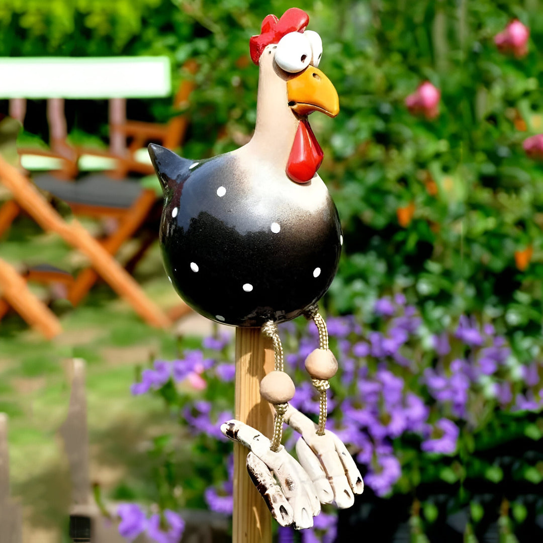 Large-eyed chicken statue made of weatherproof resin for garden and terrace