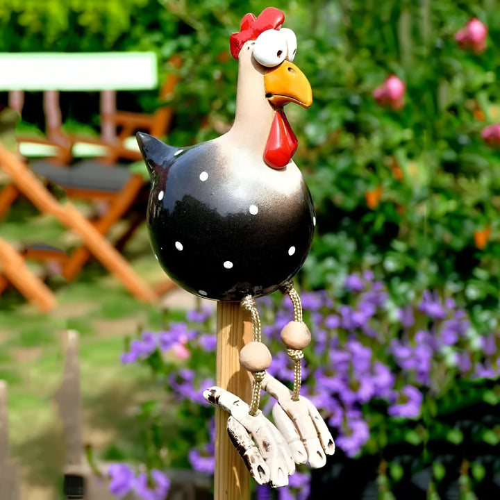 Large-eyed chicken statue made of weatherproof resin for garden and terrace
