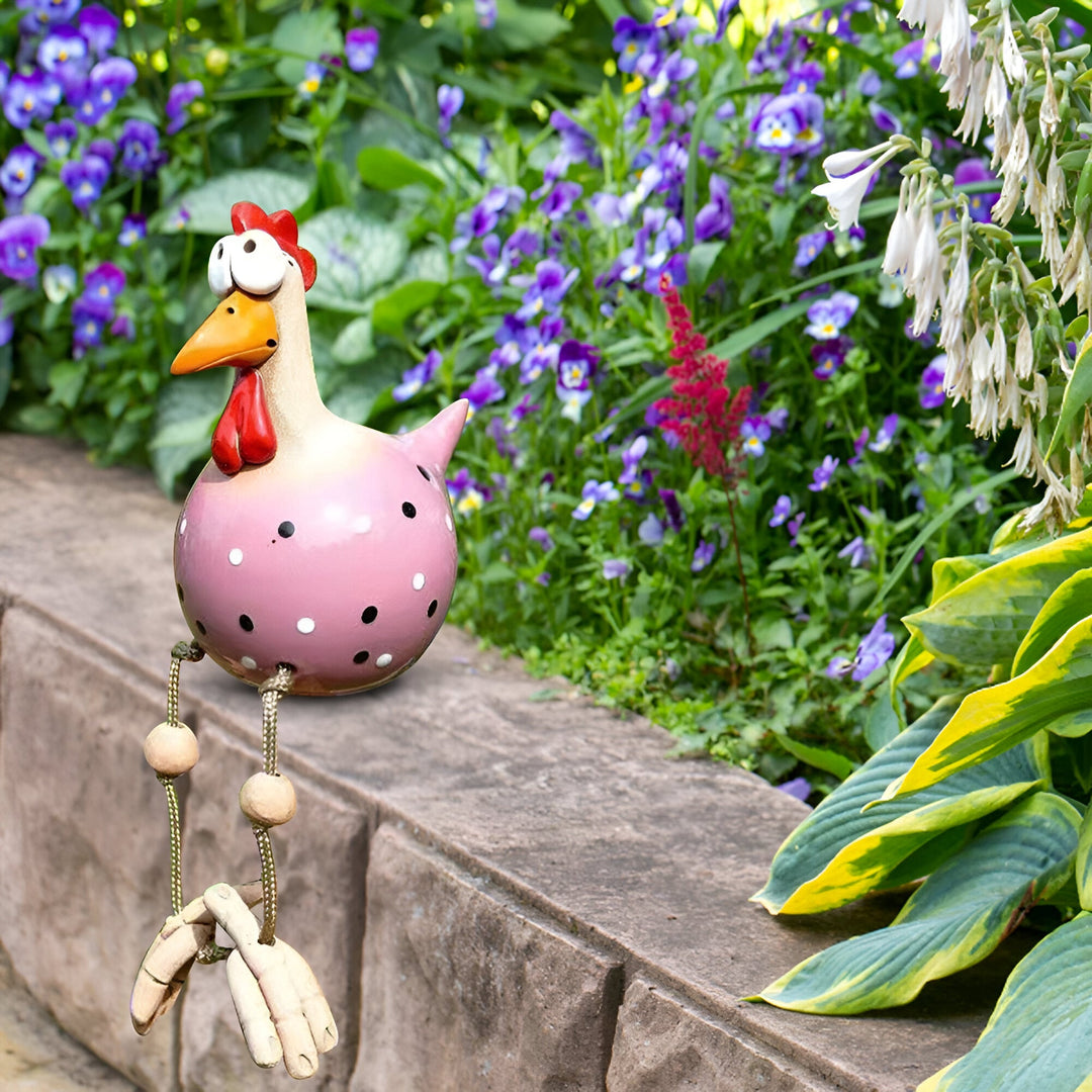 Large-eyed chicken statue made of weatherproof resin for garden and terrace